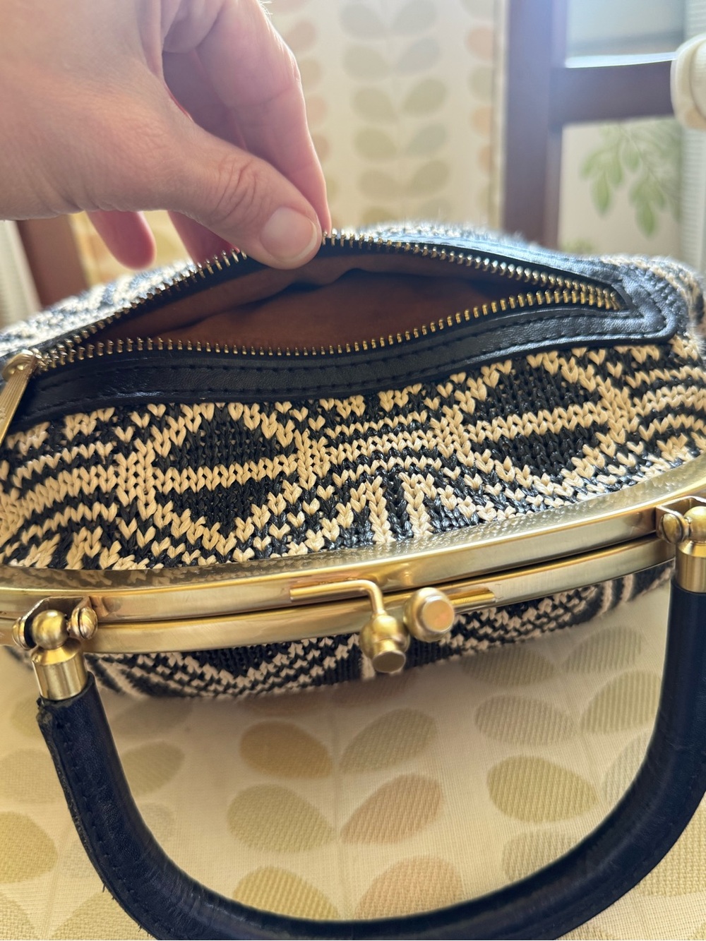 Patricia Nash Black and Tan Woven Geometric Frame-Top Handbag w/ Suede Interior - Picture 6 of 12